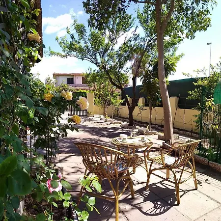 Hotel One Bedroom House With Enclosed Garden And Wifi At Quartu SantʼElena