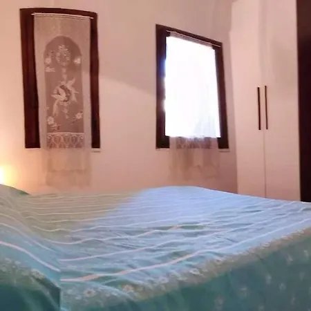Hotel One Bedroom House With Enclosed Garden And Wifi At 3*