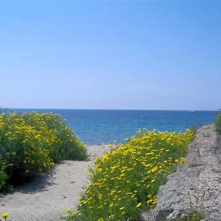 Hotel One Bedroom House With Enclosed Garden And Wifi At Quartu SantʼElena